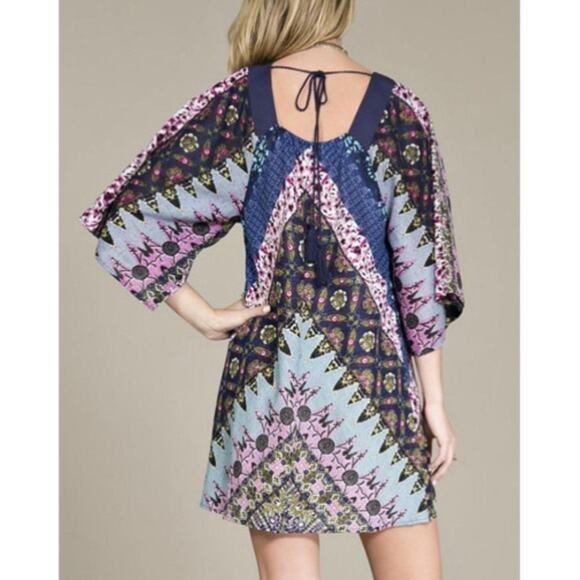 Flying Tomato Abstract Multicolor Print‎ Bell Sleeve V Neck Dress Size S - Picture 9 of 9